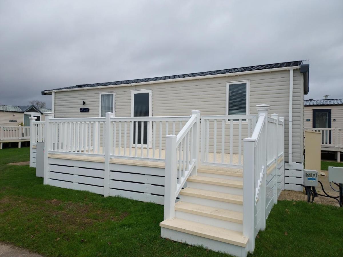 Hoburne Bashley Self-Catering Holiday Home 新米尔顿 外观 照片